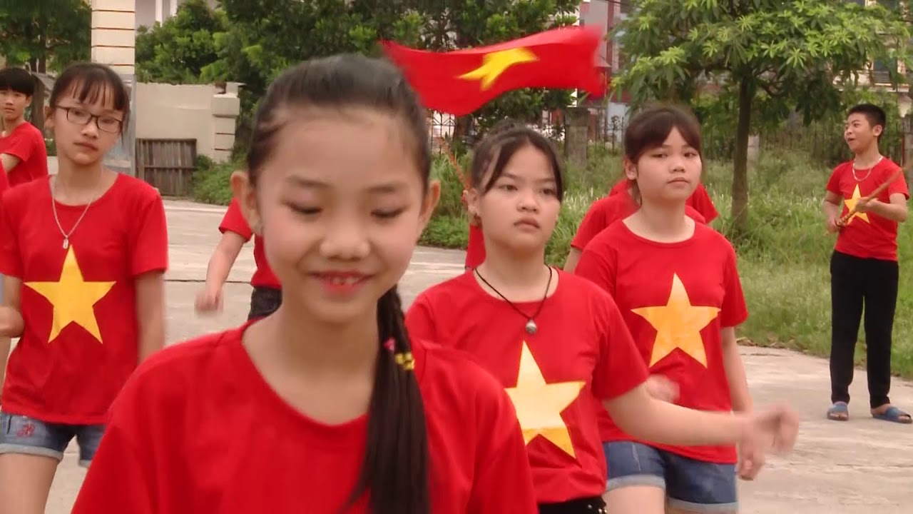 Liên khúc Việt Nam trong trái tim tôi CLB ZUMBA ÁNH... - youtube