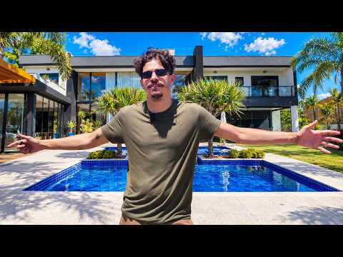 IT'S MY FAVORITE ONE SO FAR! I VISITED WHINDERSSON NUNES' OLD HOUSE ( visiting House 02 )