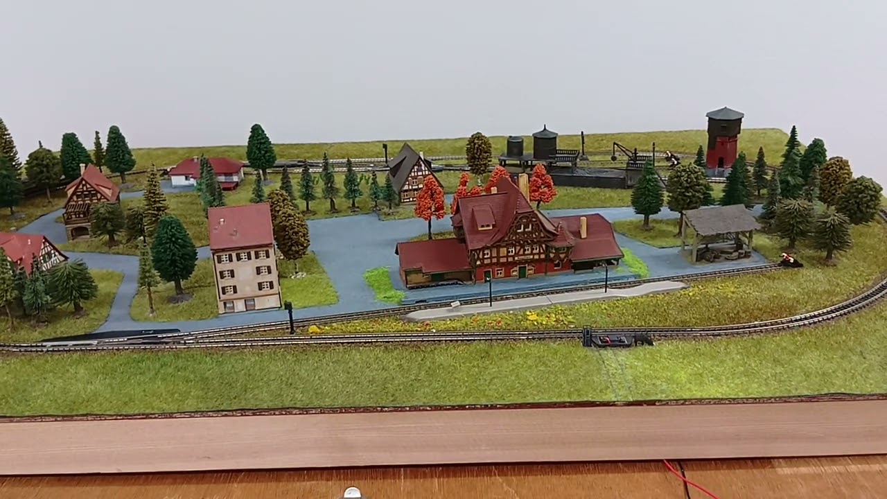 Marklin Z Scale 88732 VT11.5 running on an old restored layout