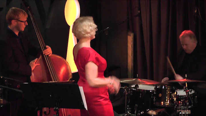 Kai Hoffman sings "Caravan" Hideaway Jazz Club Lon...