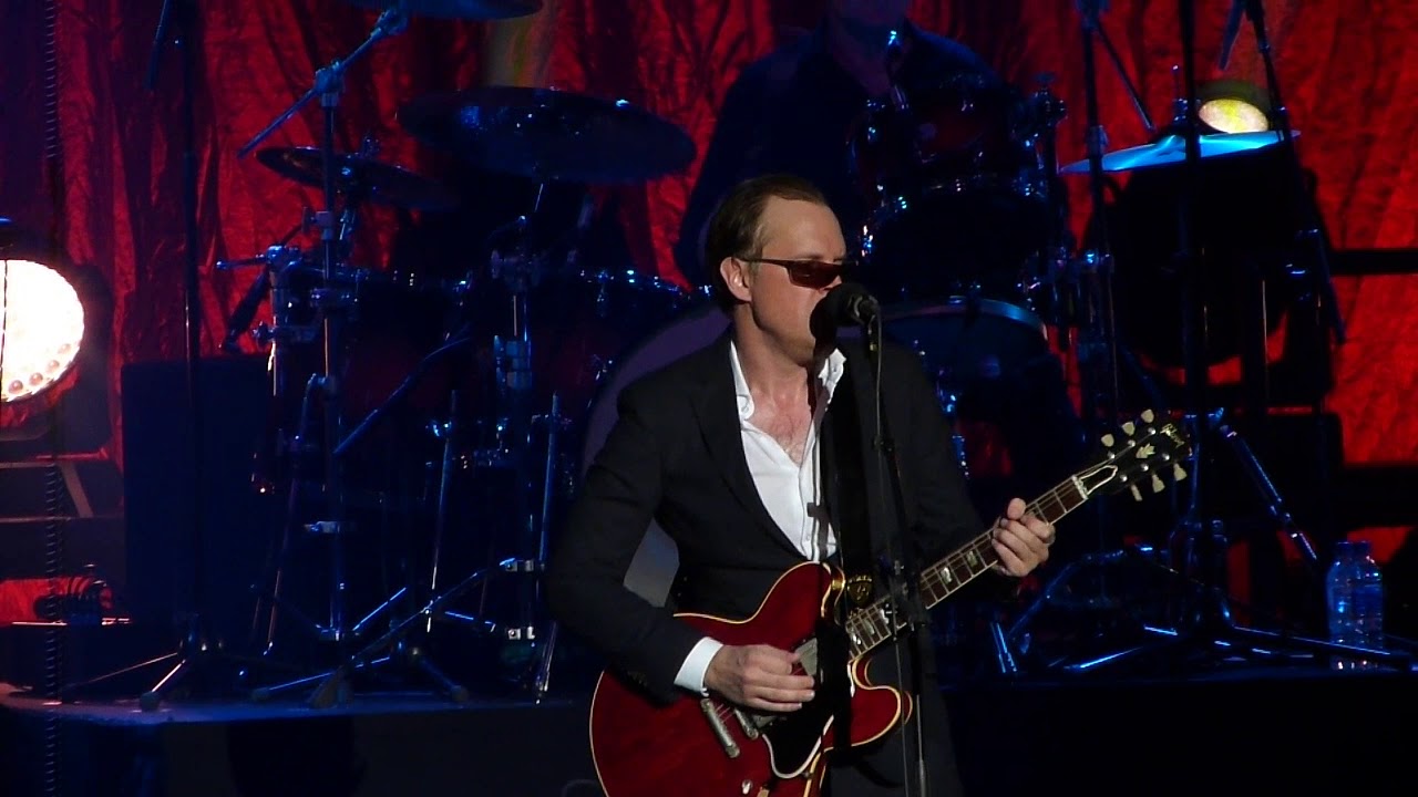 Joe Bonamassa & Bernie Marsden - Breaking Up Someone's Home - Brighton 17/3/18