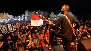 Superiots - Terus Bersinar Live Semarang