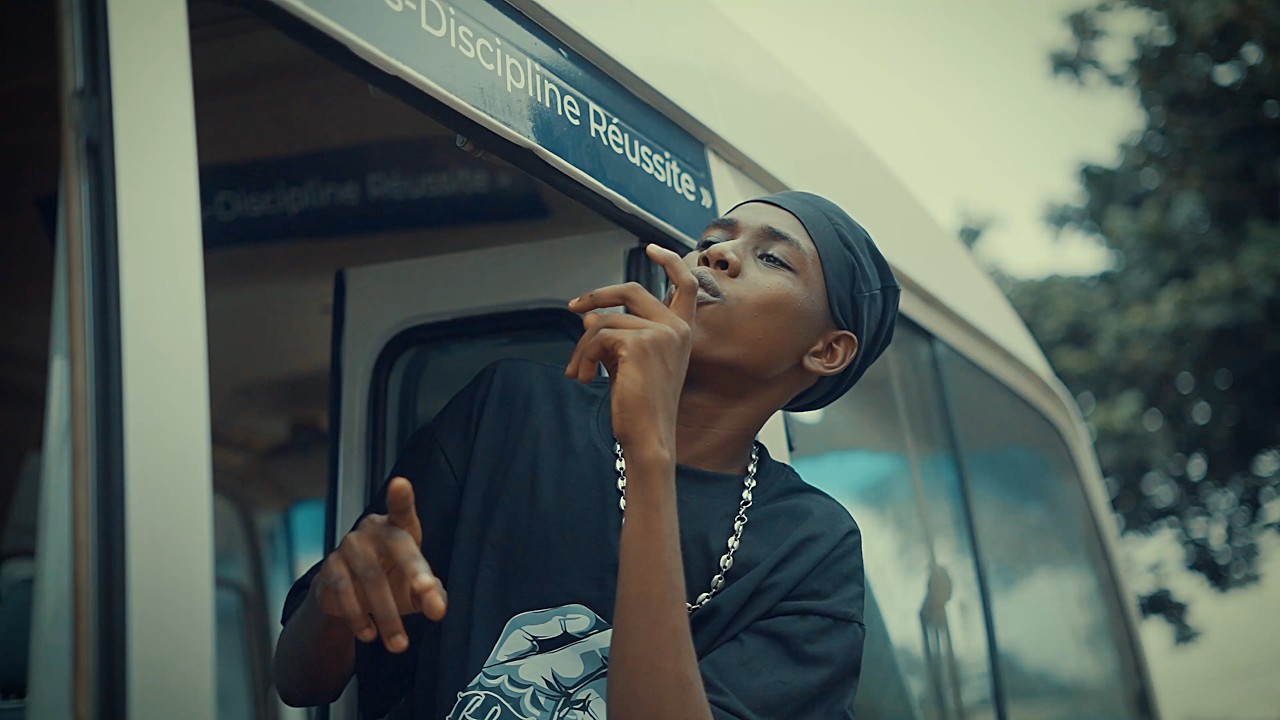 Watch DINHO BIG UP (visualiser) 4K on YouTube Watch DINHO BIG UP (visualiser) 4K on YouTube