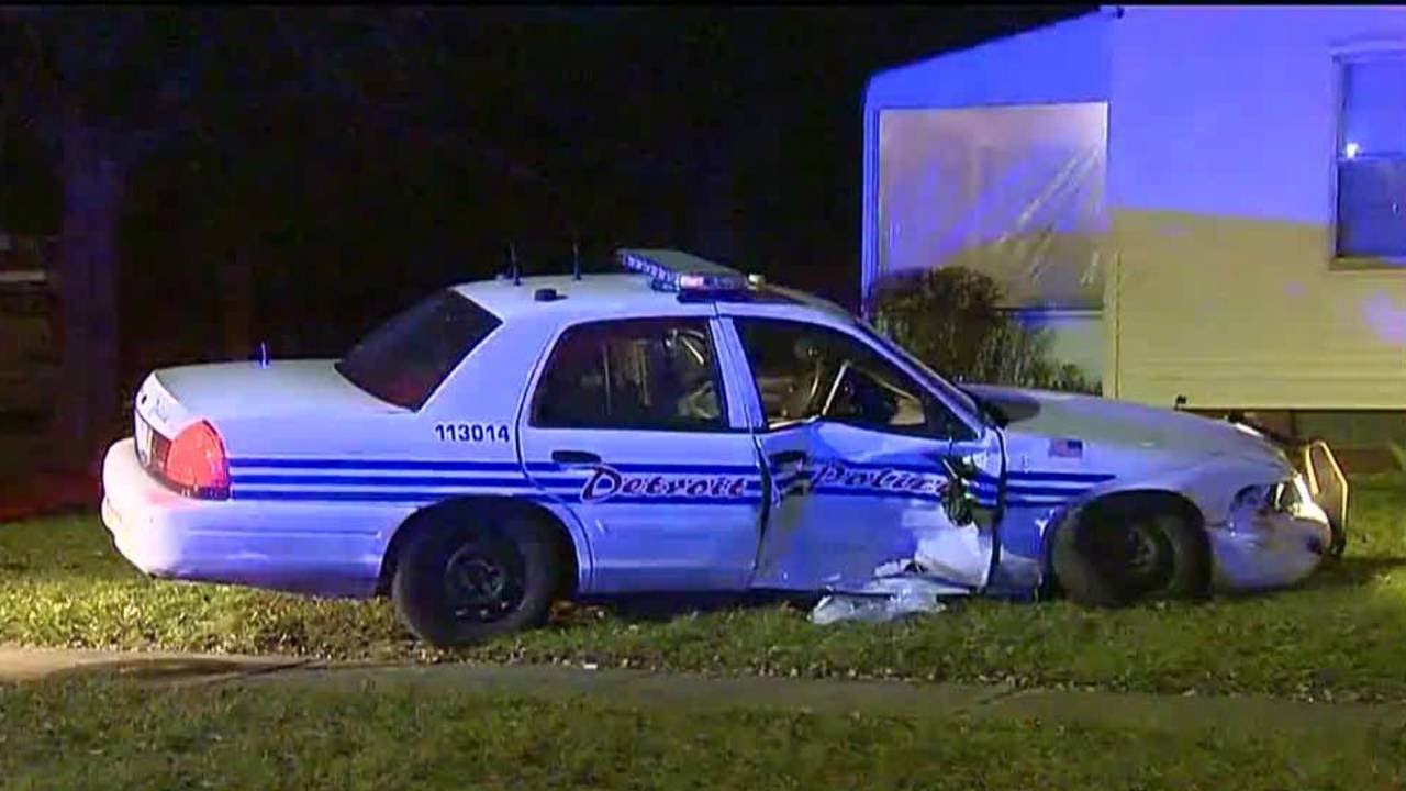 2 DPD officers hurt in crash - YouTube
