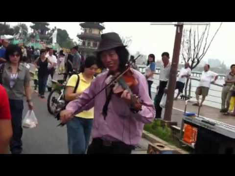 左營萬年祭，發現性格的街頭藝人！