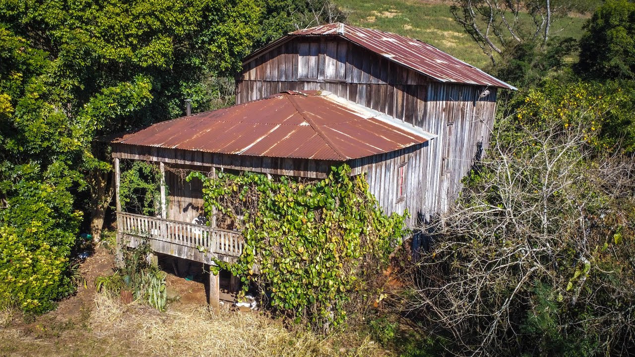 QUARTOS NO SÓTÃO ABARROTADOS DE COISAS ANTIGAS!