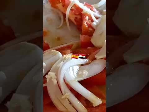 سلطة طماطم بصل ثوم زيت زيتون شوربة سي فود اسباني