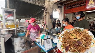 槟城街头小吃炒粿条香味十足料多槟城人的最爱……