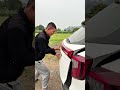 👉 サバイバル！不運な車トラブルを乗り越える方法🚗😱