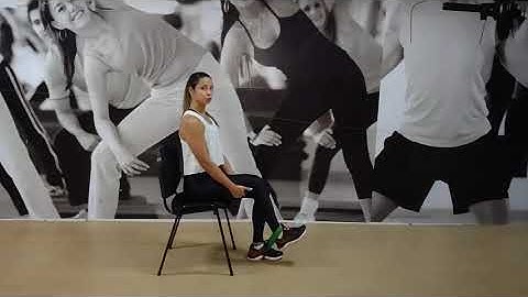 EXTENSÃO DE JOELHOS UNILATERAL SENTADO COM MINIBAND | COMO SIMULAR A CADEIRA EXTENSORA EM CASA