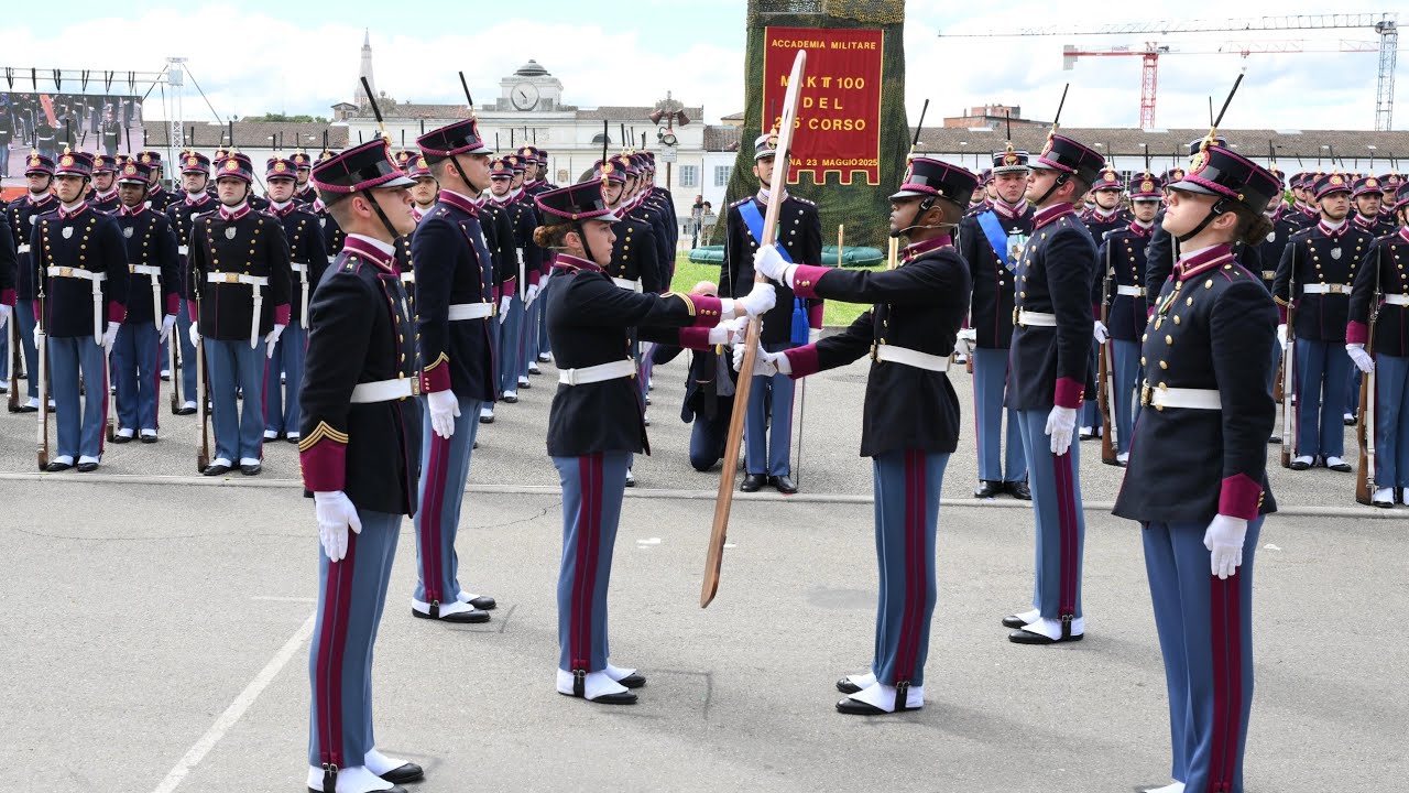 Il Mac P Cento dell'Accademia militare di Modena alla presenza del presidente della Repubblica
