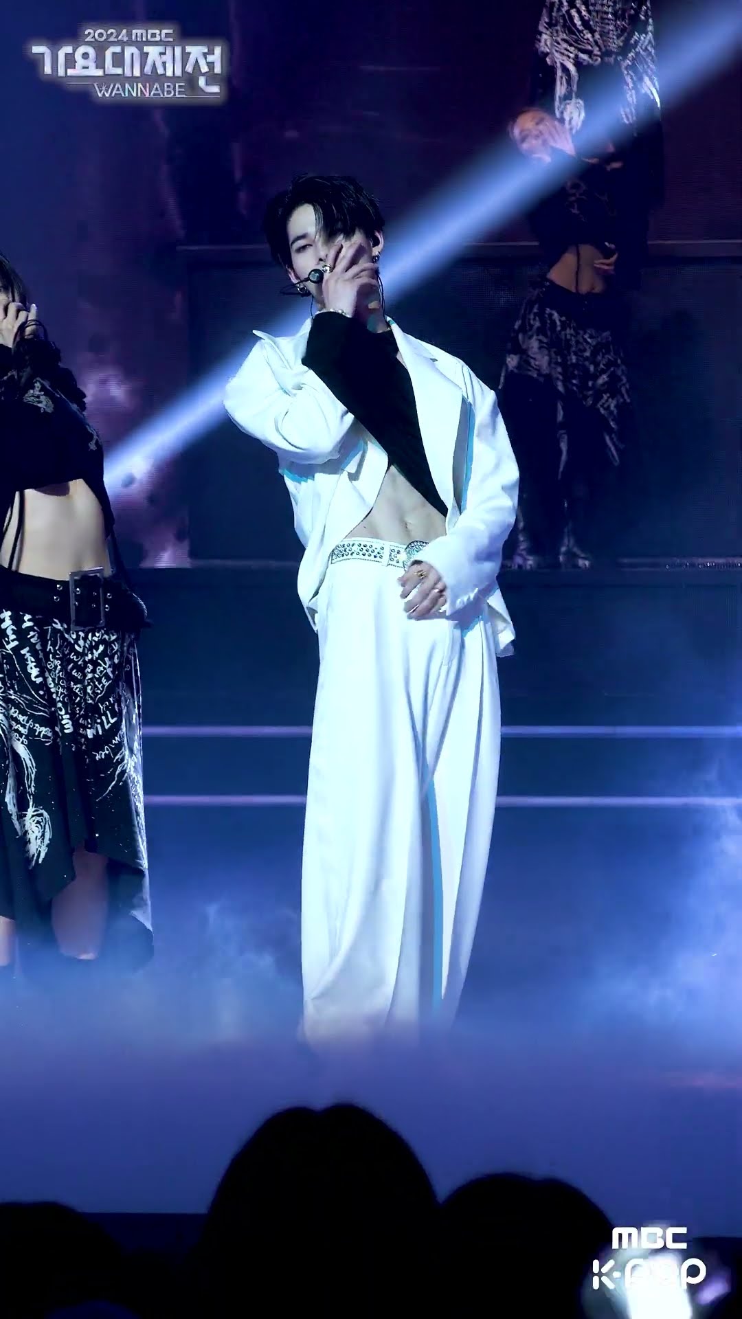 [#2024가요대제전 #비하인드] 리허설인 줄 모르고 복근공개한 니키에 난리난 현장? #니키 #엔하이픈 #ENHYPEN