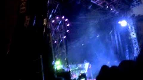 Example - Playing In The Shadows - Millennium Square - Leeds - 5.5.12