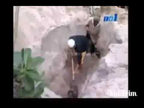 ايها المكابر خلى غرورك و عصيانك لله ينفعك لما توضع في القبر