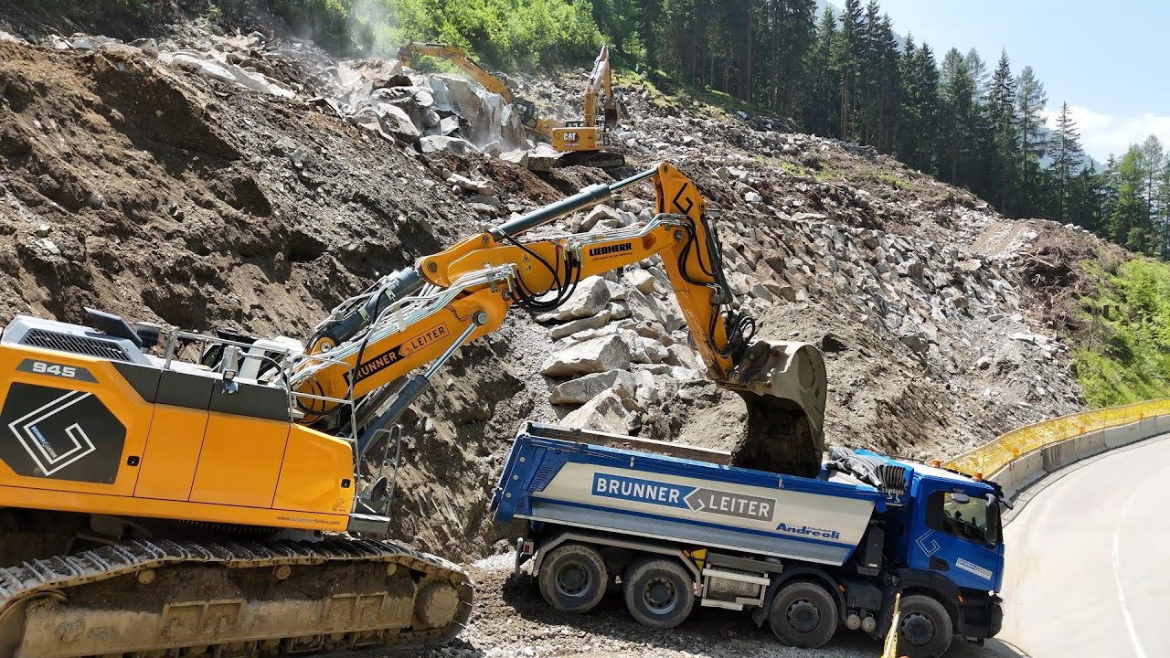 strada del sole | LIEBHERR R945 G8 VA | living legend