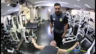 Lula Malhando Ao Som De Sweet Dreams