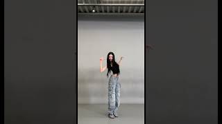 🥊 유우나 왕! 하고 먹어버려 다🥊#ITZY #있지 #YUNA #유나 #ITZY_KILLMYDOUBT #ITZY_CAKE #CakeChallenge