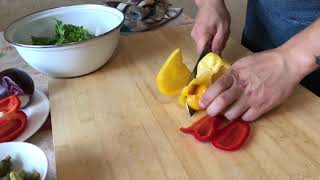 Салат с охотничьими колбасками Салат с охотничьими колбасками