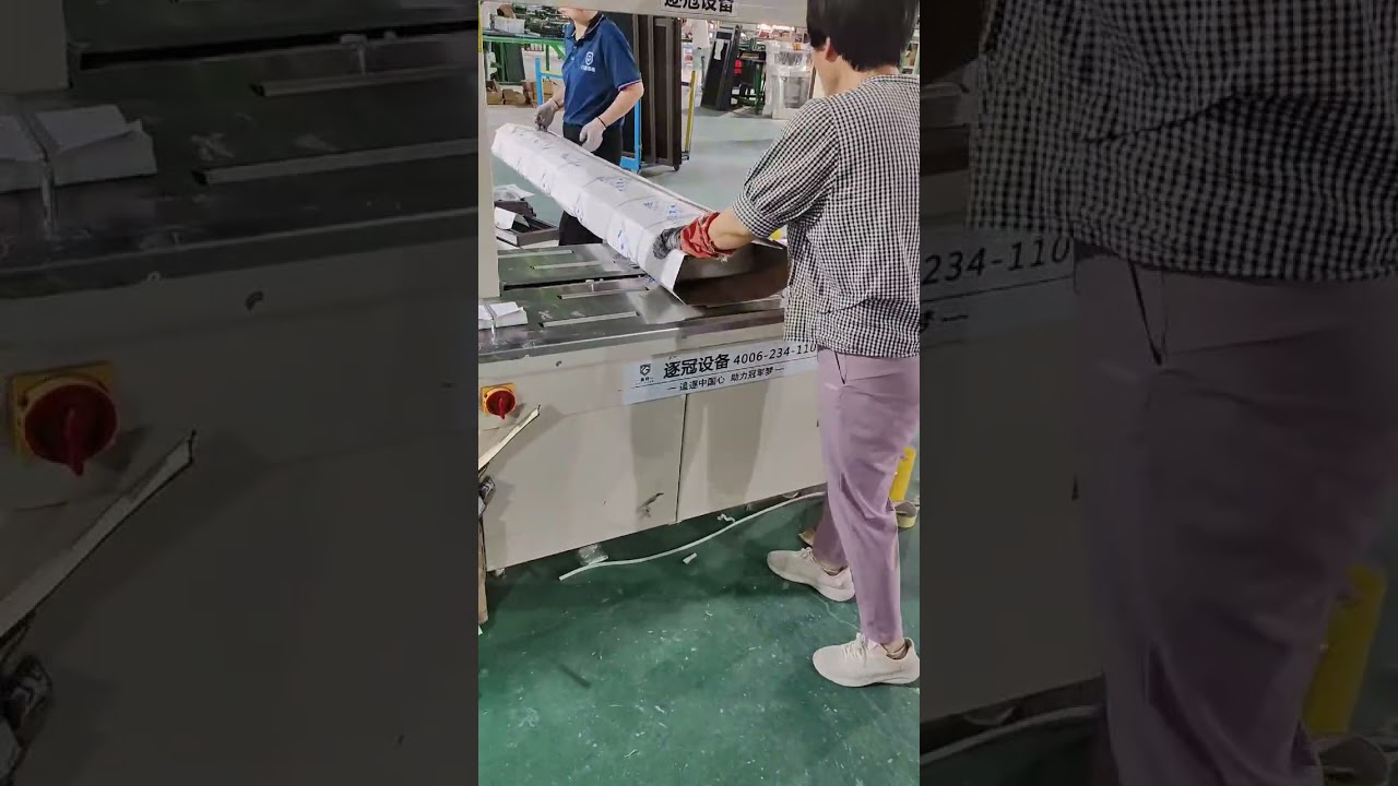 Automated packing equipment to help with efficient packing of door and window screens 