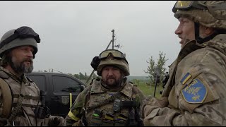 Charków. Zwiadowcy ze 130. Kijowskiego Batalionu Obrony Terytorialnej pod rosyjskim ostrzałem.