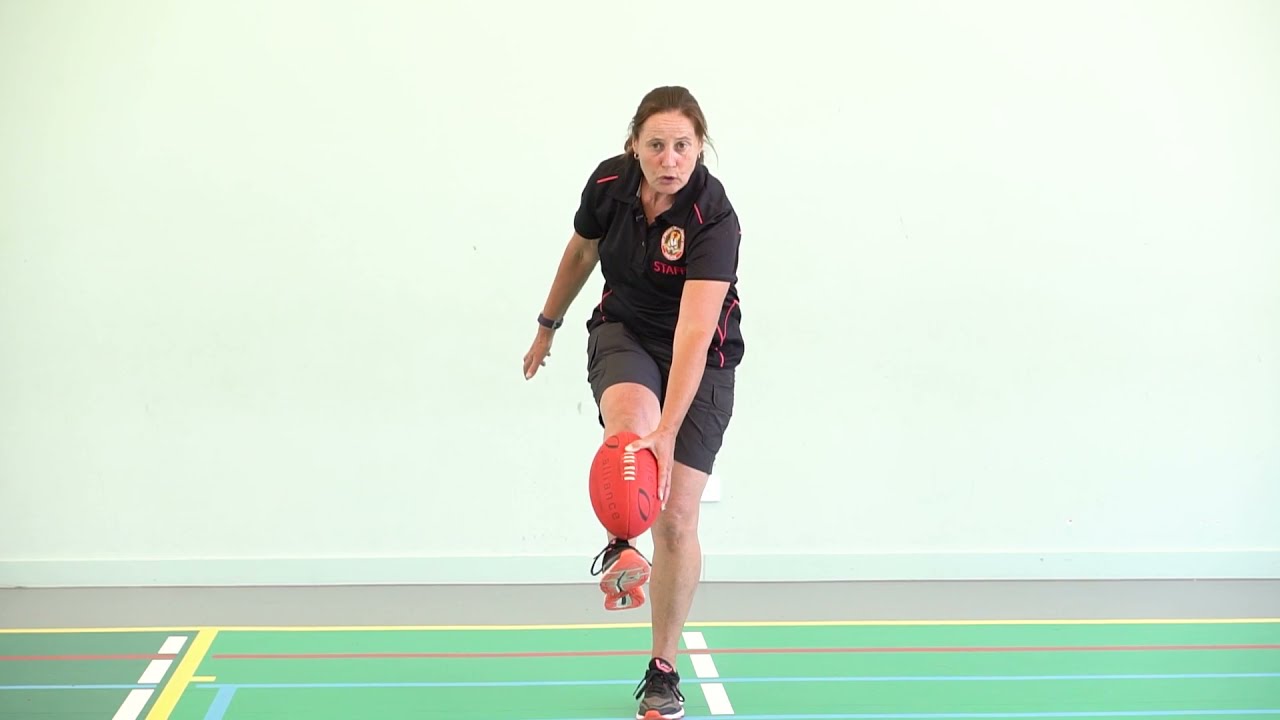 Physical Education The Correct Kicking Technique (AFL Drop Punt