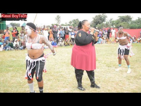 MAMA USHAURI NTUMBA Live Perfomance In Msalala .APIGA SHOW KALI NA KUJAZA WATU.#MAMA USHAURI