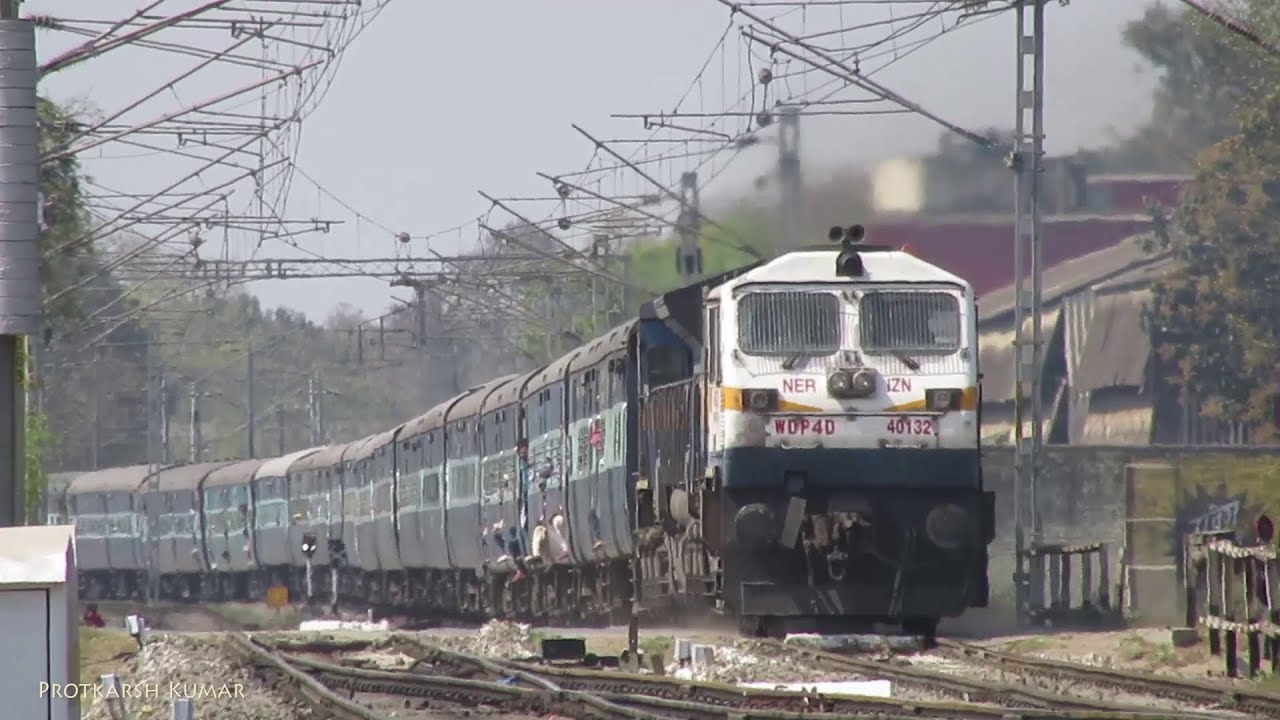 IZN WDP4D at Full Notch! Bagh Express curving out of Gorakhpur Cantt