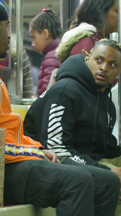 Staring at People in the Subway (NY, Brooklyn) @TOPNOTCHIDIOTS