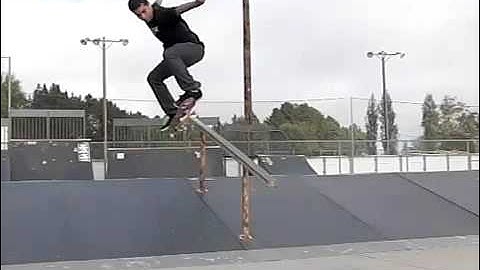 Backside Lipslide [Super Slow-Motion]