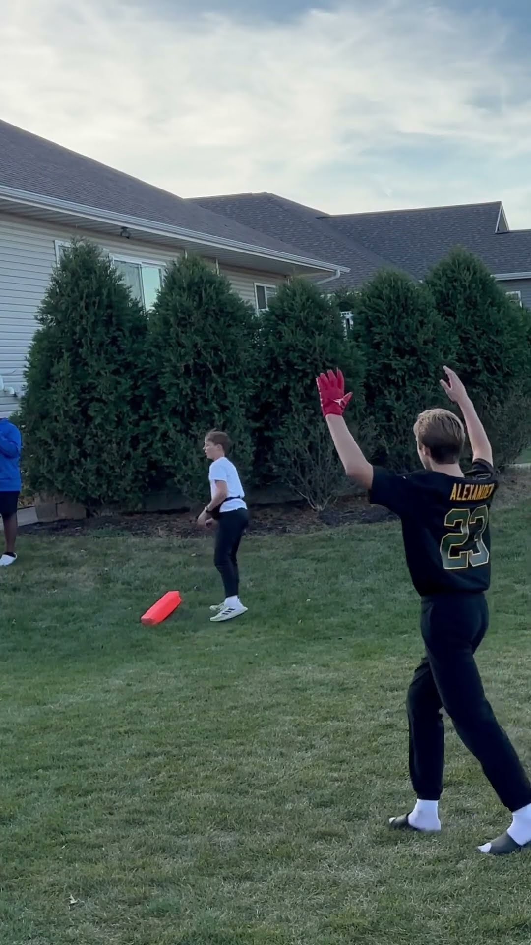 This fake toss worked perfect for the touchdown?!! #football #sports #shorts #nfl #fyp #viral