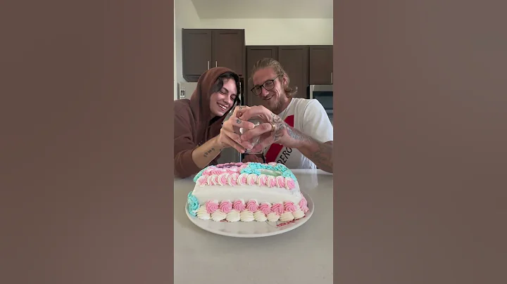 Adorable Gender Reveal With Cake 💕🎂💙
