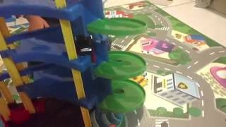 Hot Wheels Na Torre De Estacionamento