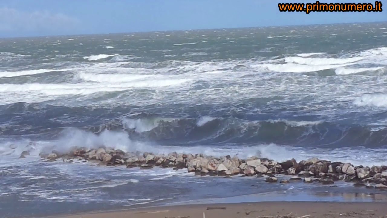 Mare In Burrasca A Termoli YouTube
