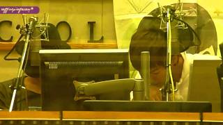 [Fancam] Sukira 100823 - EunTeuk looking into Teuk's phone together