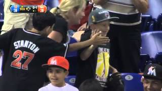 2012/10/02 Fan's amazing backhand catch