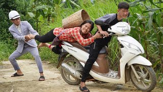 Download Lagu Single mother risks her life chasing thief to retrieve precious property of kind engineer MP3 Download Lagu Single mother risks her life chasing thief to retrieve precious property of kind engineer MP3