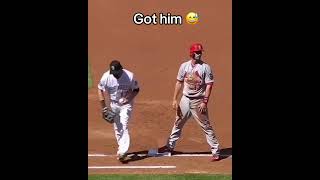 Pulled off the hidden ball trick perfectly 👏