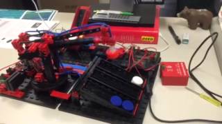 Color sorting robot
