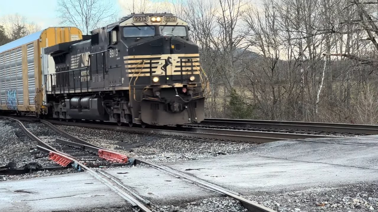 Freight Trains Passing in Sunbright TN!