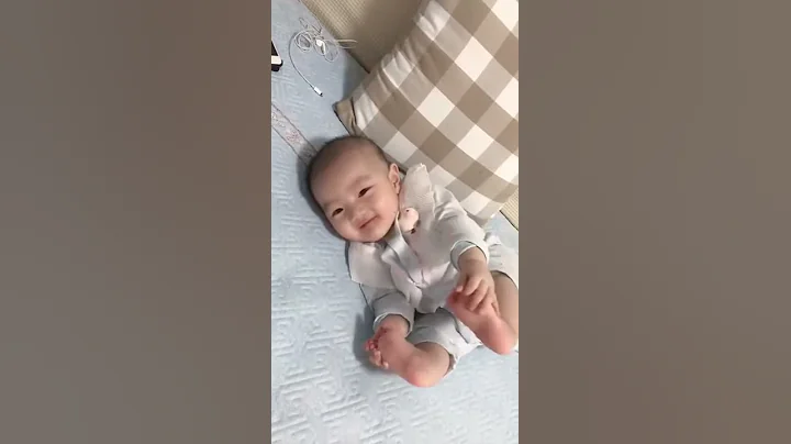妈妈一直脚小宝宝说话，宝宝开口就喊爸爸（妈妈壹直脚小宝宝说话，宝宝开口就喊爸爸） - 天天要闻