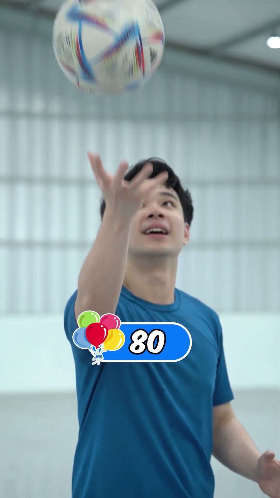 Butuh Berapa Banyak Balon Untuk Menerbangkan Bola Sepak?