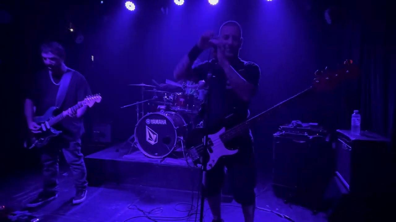 Charlie 3 (full set) 23/12/2025 en Strummer Bar 