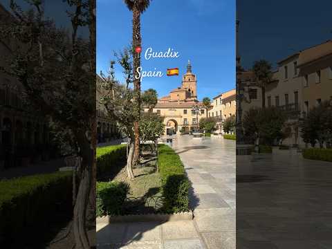 Paseando por el pueblo de Guadix #spain #travel #plazamayor