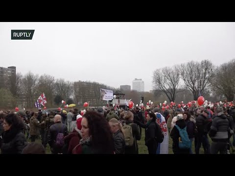 LIVE: Protesters take to Utrecht streets against COVID restrictions