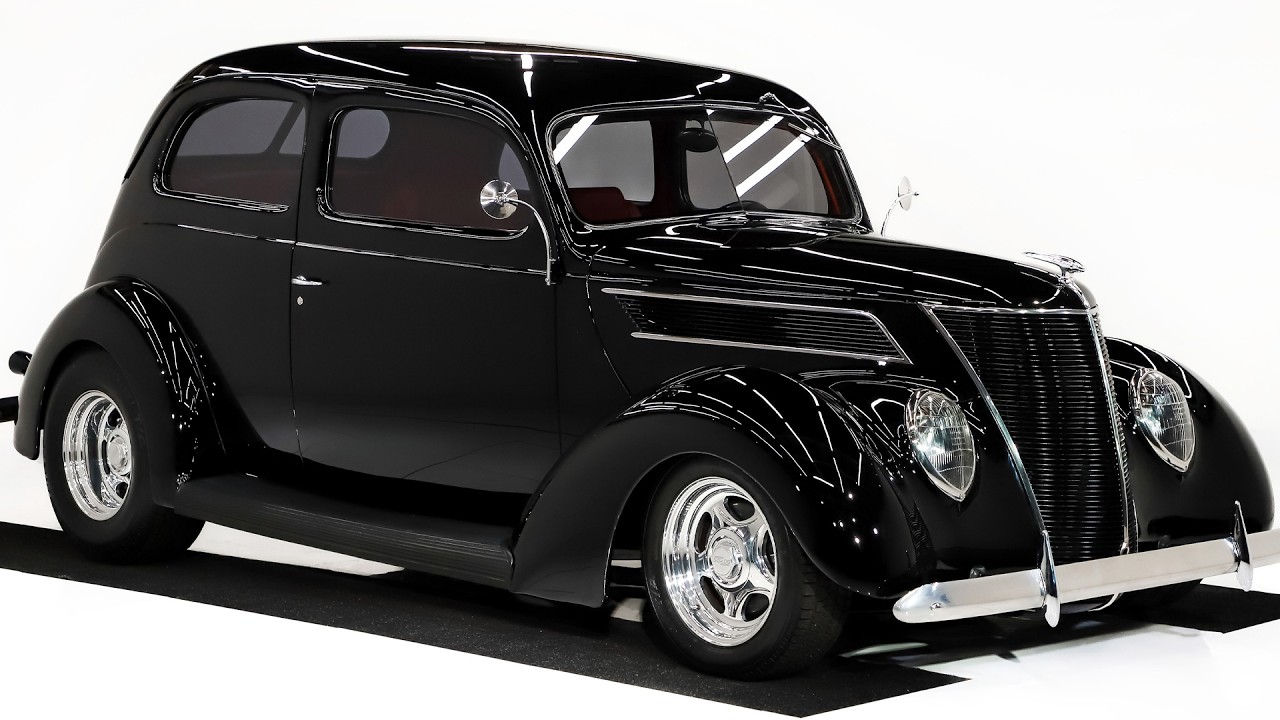 1937 Ford Slantback | Volo Museum