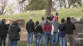 Sioux City Public Museum brings history to life during walking tour at Logan Park Cemetery