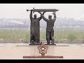 «Тыл — фронту» — монумент в Магнитогорске высотой 15 метров был открыт в 1979 году.