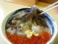函館朝市名物「活いかの踊り丼」