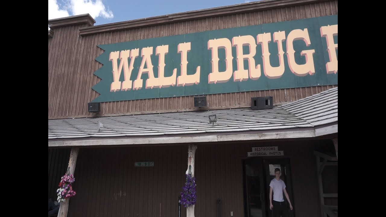 What is Wall Drug? || SHORTY || Dillon with Alli