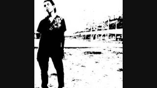 Download Lagu Bibir Merahmu . MP3